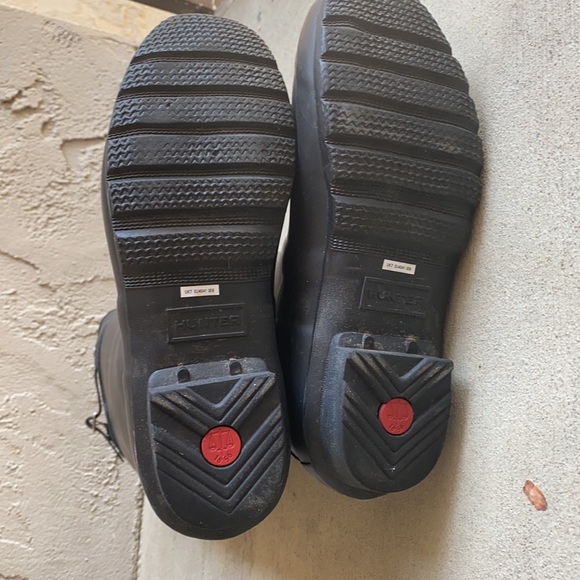 Size 9 women’s black hunter boots - Picture 5 of 6